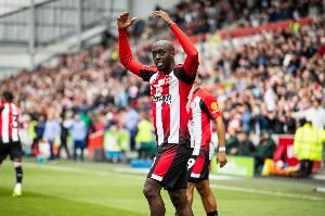 记者：纽卡尚未放弃签下维萨，他们最近的报价是4000万镑