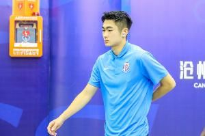 东体:在申花和中国香港都是主力,陈晋一太累了