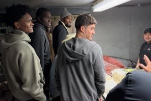 客场打马刺!杜兰特&阿门&谢泼德等人在圣安东尼奥闲逛被拍