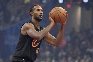 莫布里:球队一开始没有找到状态 我们在第四节才步入正轨